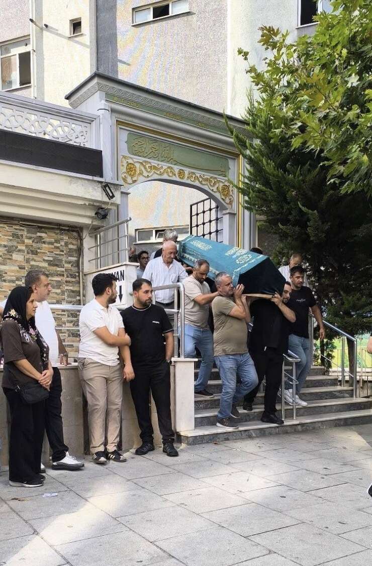 4 araç birbirine girdi! 20 yaşındaki Samet Yüksekkaya hayatını kaybetti 6